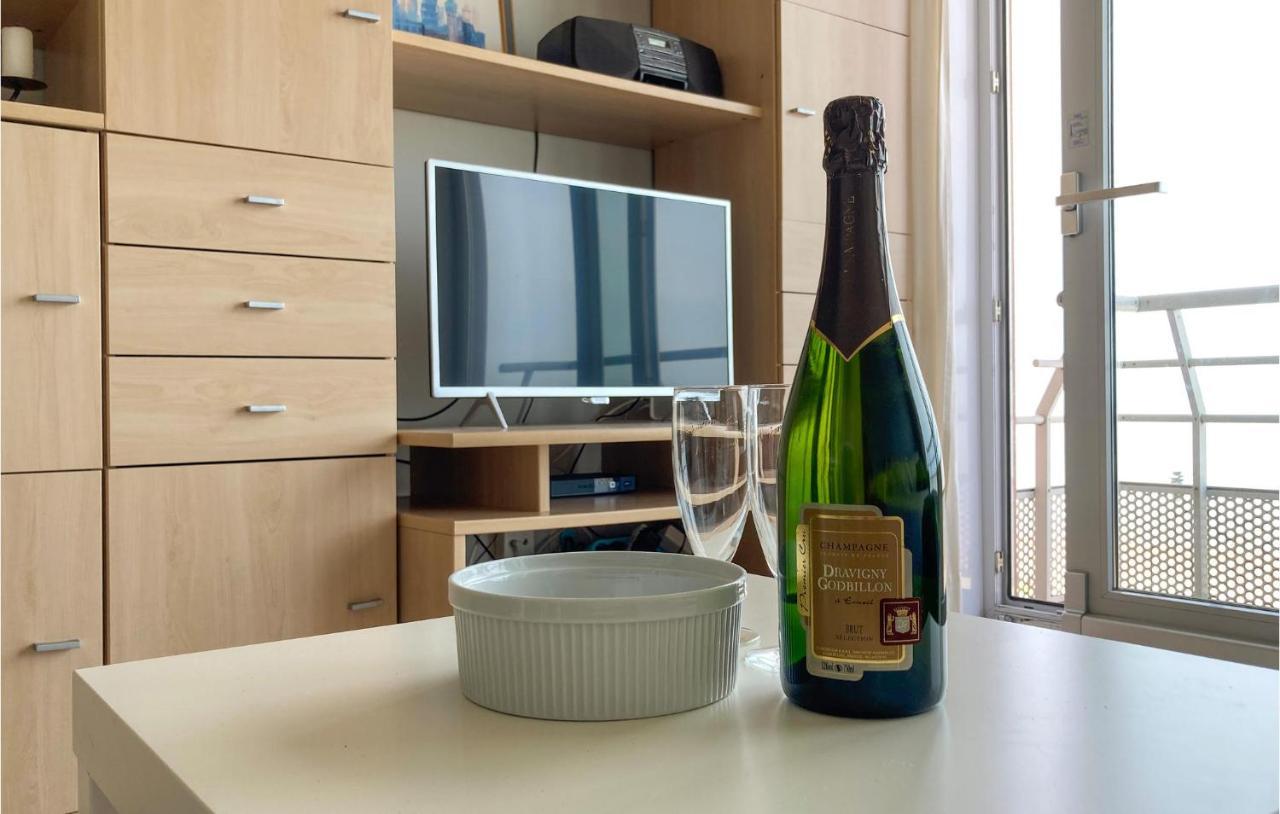 Nice Apartment In Oostende With Wifi Экстерьер фото